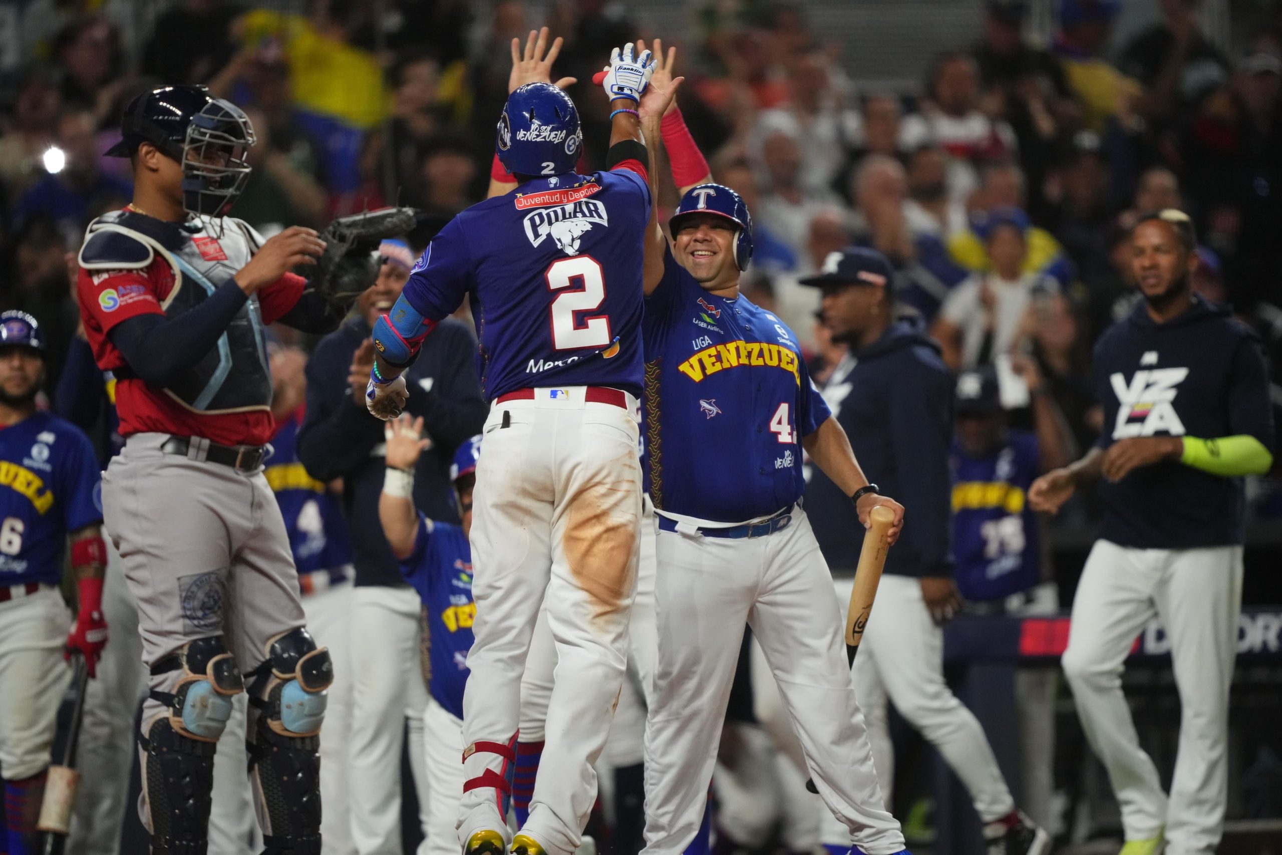 Tiburones se mete en semifinales al imponerse a Panamá