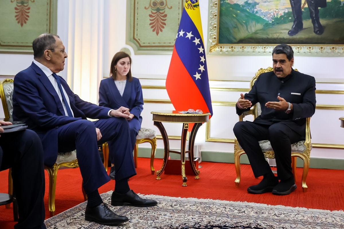 El ministro de Exteriores de Rusia, Serguéi Lavrov, se reúne con el presidente de Venezuela, Nicolás Maduro