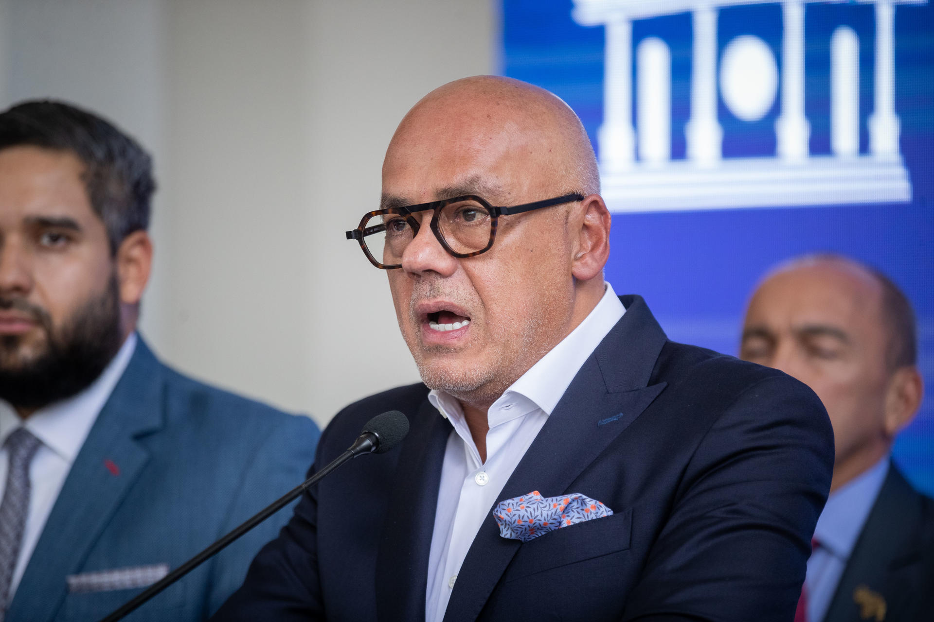 Jorge Rodríguez dice desconocer acuerdo de paz que propone Petro para Venezuela