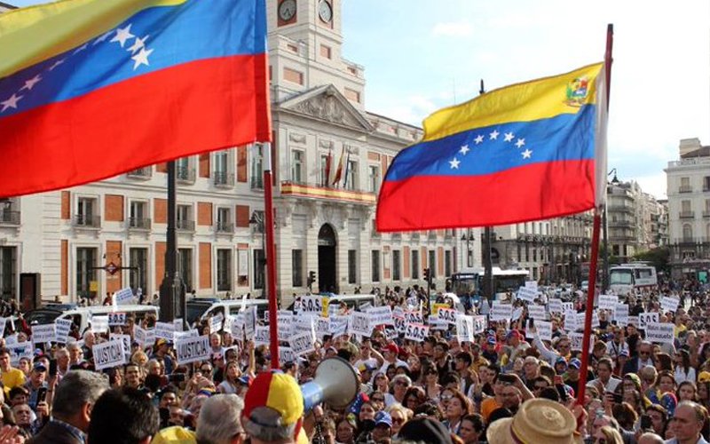 Venezuela, Colombia y Perú suman casi el 79 % de los solicitantes de asilo en España