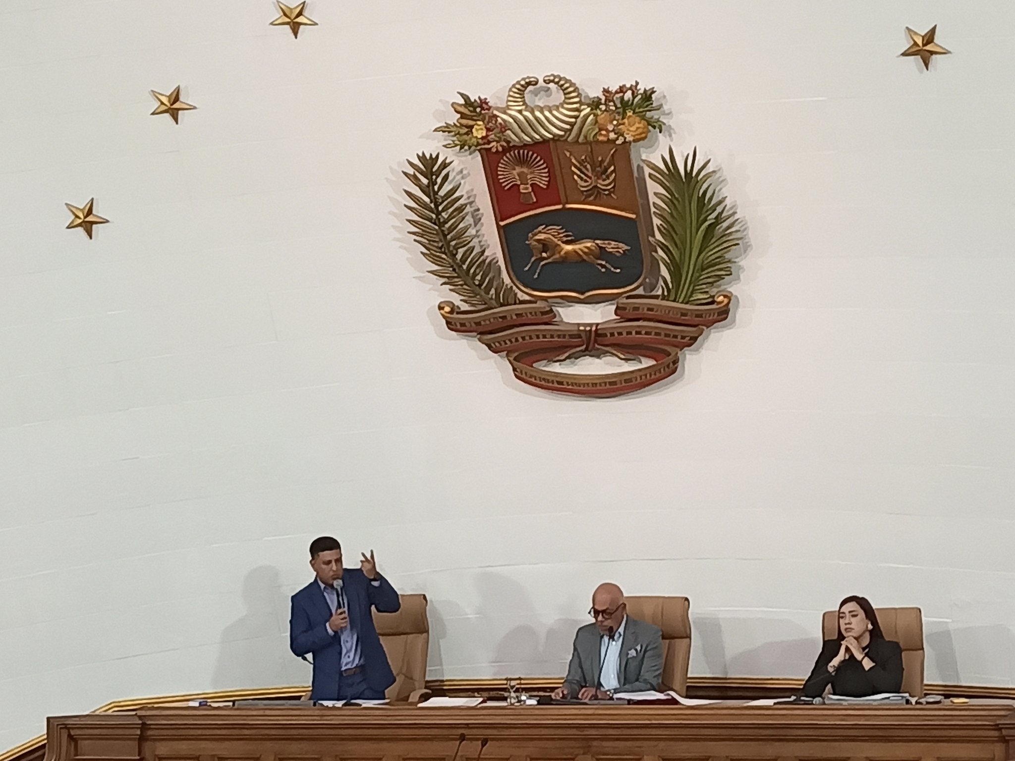AN de 2020 respalda prohibición de uso del espacio aéreo a Argentina