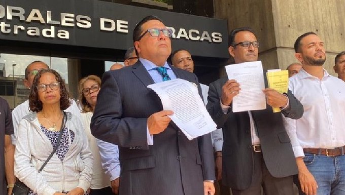 No tienen comunicación con sus abogados de confianza