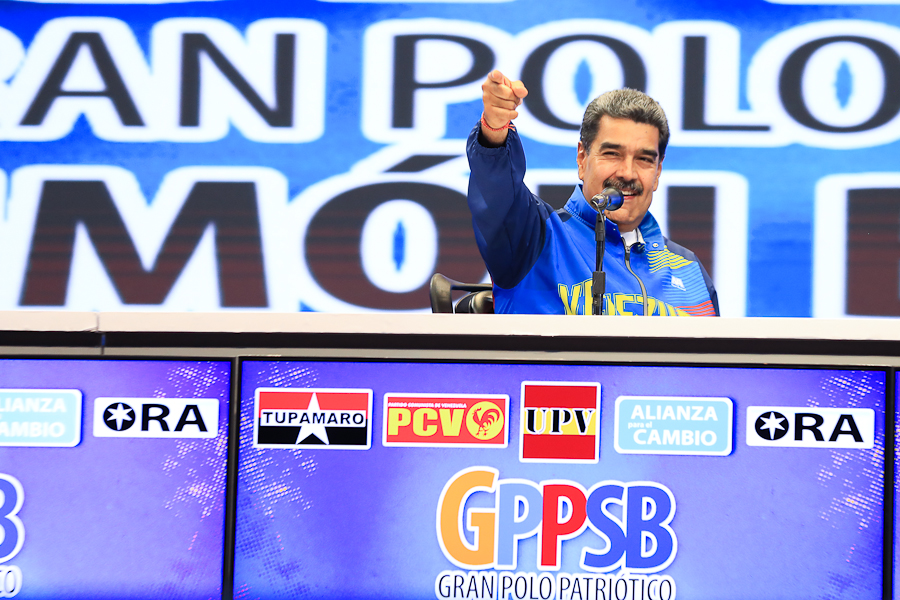 Niolás Maduro con el GPP