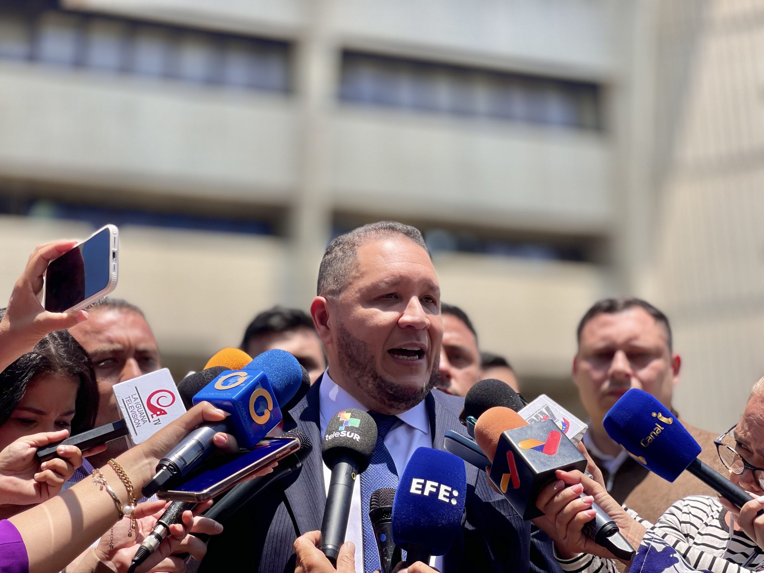 Brito pide al TSJ aclarar estatus de tarjeta de Primero Justicia y Ratti va contra la MUD, MVP y Convergencia