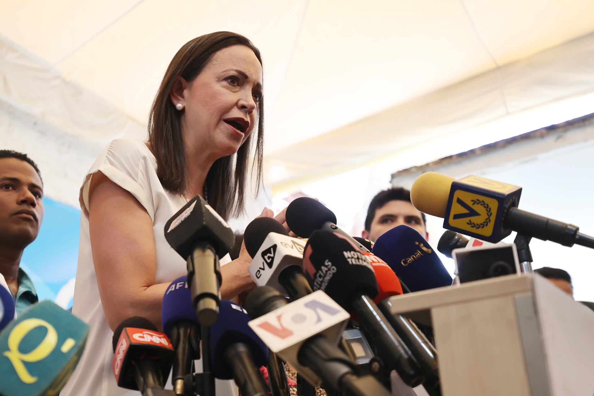 Machado agradece a Petro, Lula y Macron por cuestionar veto a Corina Yoris