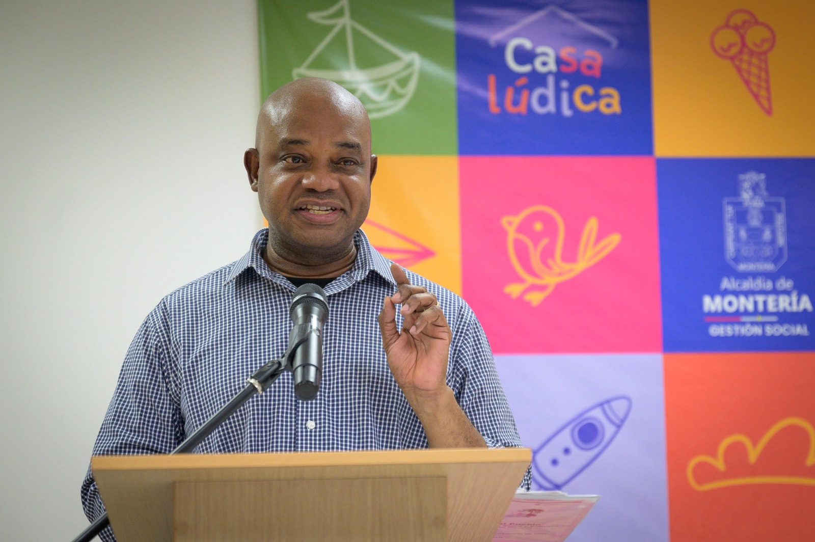 Canciller de Colombia expresa preocupación por hechos en Venezuela