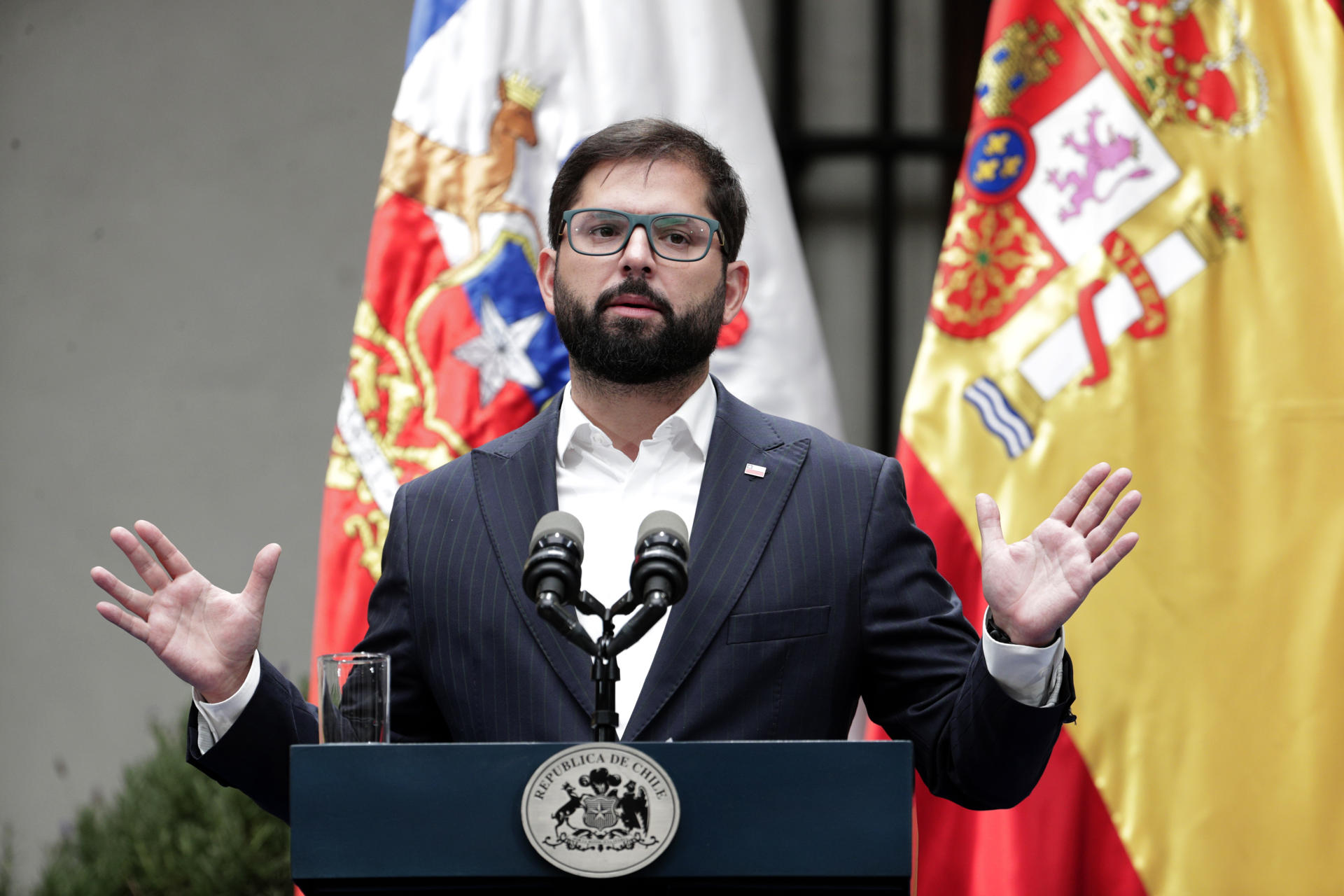 Boric se reúne con embajador chileno en Venezuela tras llamado a consultas