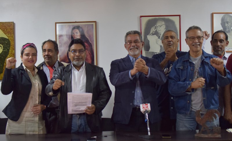 Manuel Isidro Molina, apoyado por PCV, denuncia que tampoco ha podido inscribir candidatura