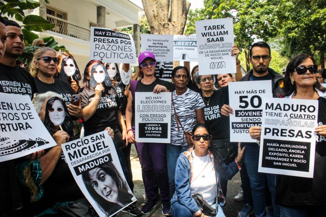 ONG pide explicaciones sobre traslado de 29 presas políticas lejos de sus familias