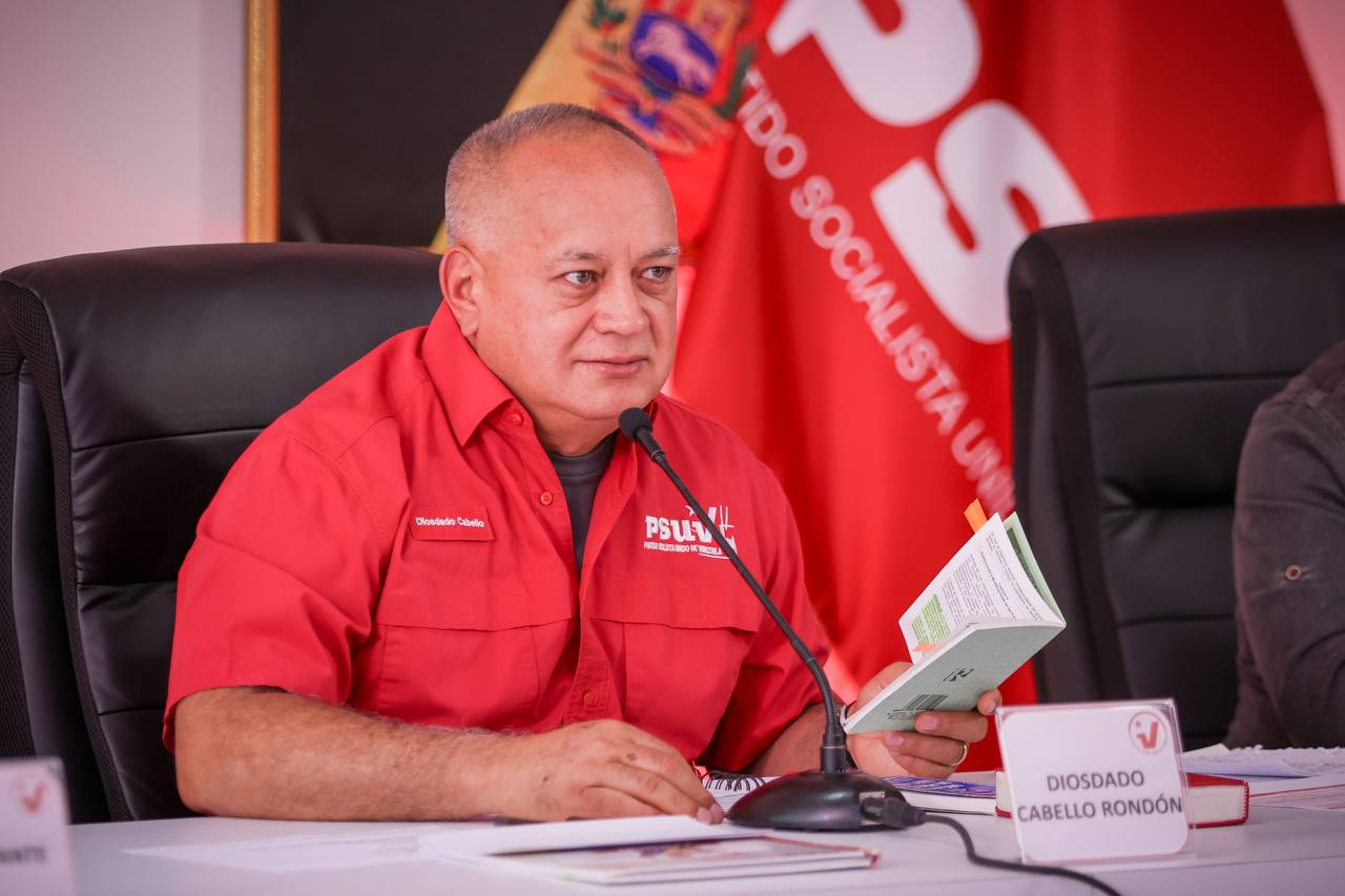 Cabello asegura que la MUD miente al decir que no pudo inscribir candidato