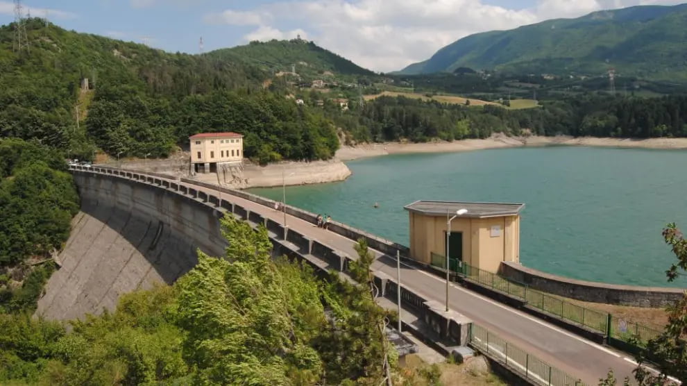 Cuatro heridos y varios desaparecidos por explosión de central hidroeléctrica en Italia