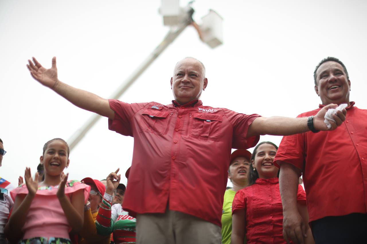 Cabello ordena a militancia iniciar 1x10 electoral, identificar focos de violencia y visita casa por casa