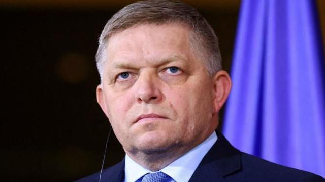 Quién es Robert Fico, el polémico primer ministro que pasó a dominar la política de Eslovaquia y se recupera tras un intento de asesinato