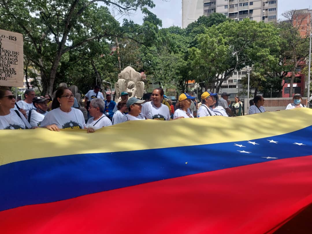 Jubilados y pensionados inician campaña "Por una vejez digna"