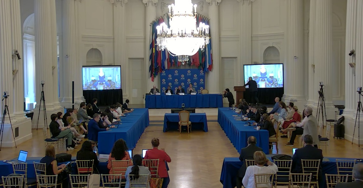 Panel de la OEA pide a fiscal de la CPI "abrir investigaciones contra personas específicas por delitos de lesa humanidad en Venezuela"