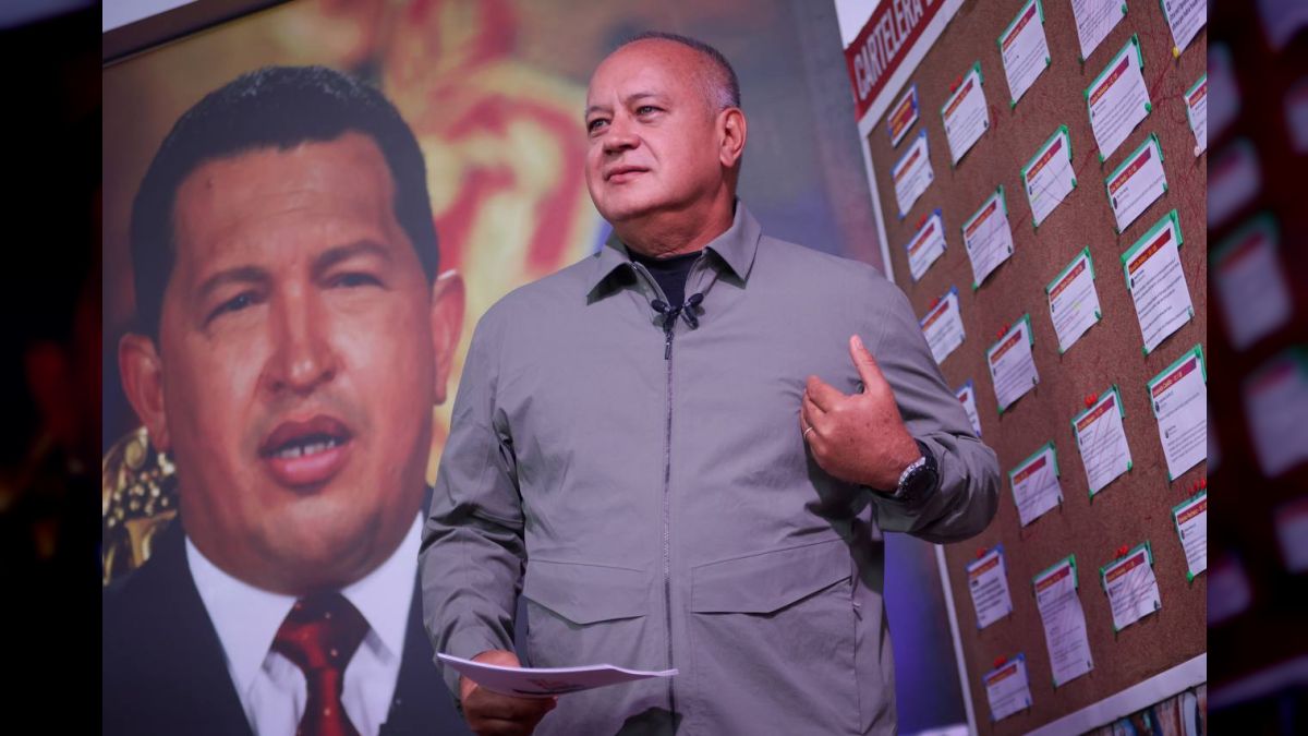 Gobierno no dará salvoconductos a opositores refugiados en embajada argentina, dice Cabello