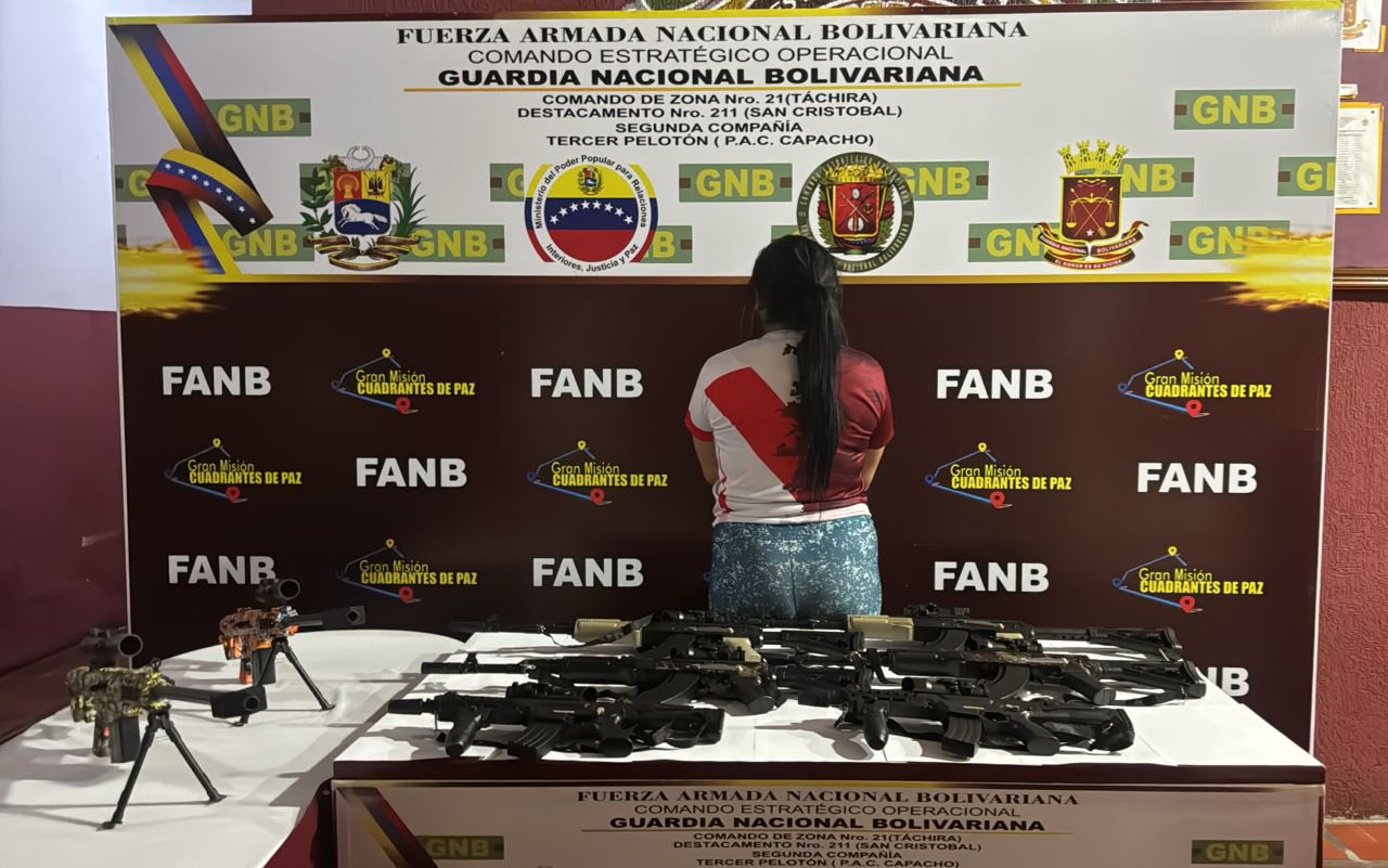 Militares detienen en Táchira a una mujer que entró al país con 8 armas largas