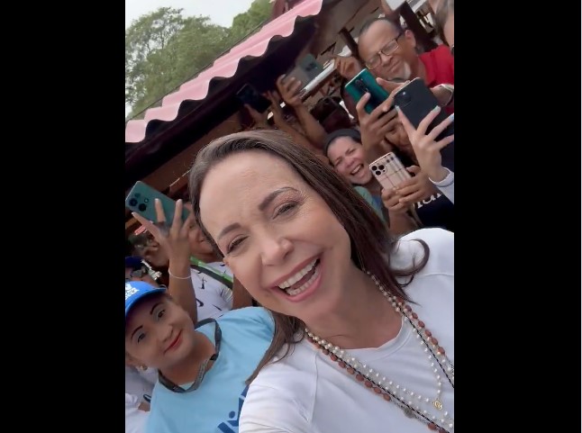 Machado llega a Nueva Esparta y anuncia "caravana de la libertad"