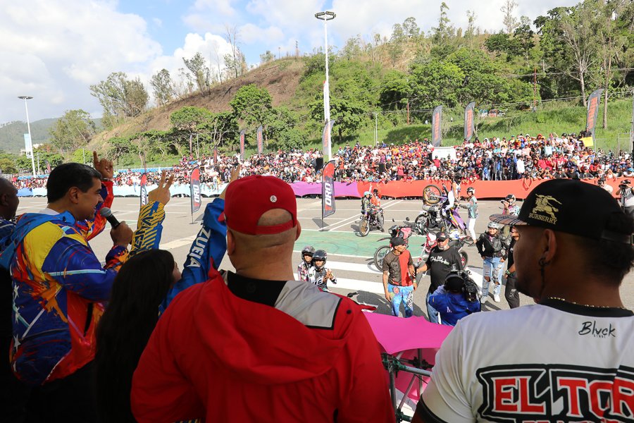 Maduro promete anuncios para garantizar triunfo electoral durante chequeo del 1x10