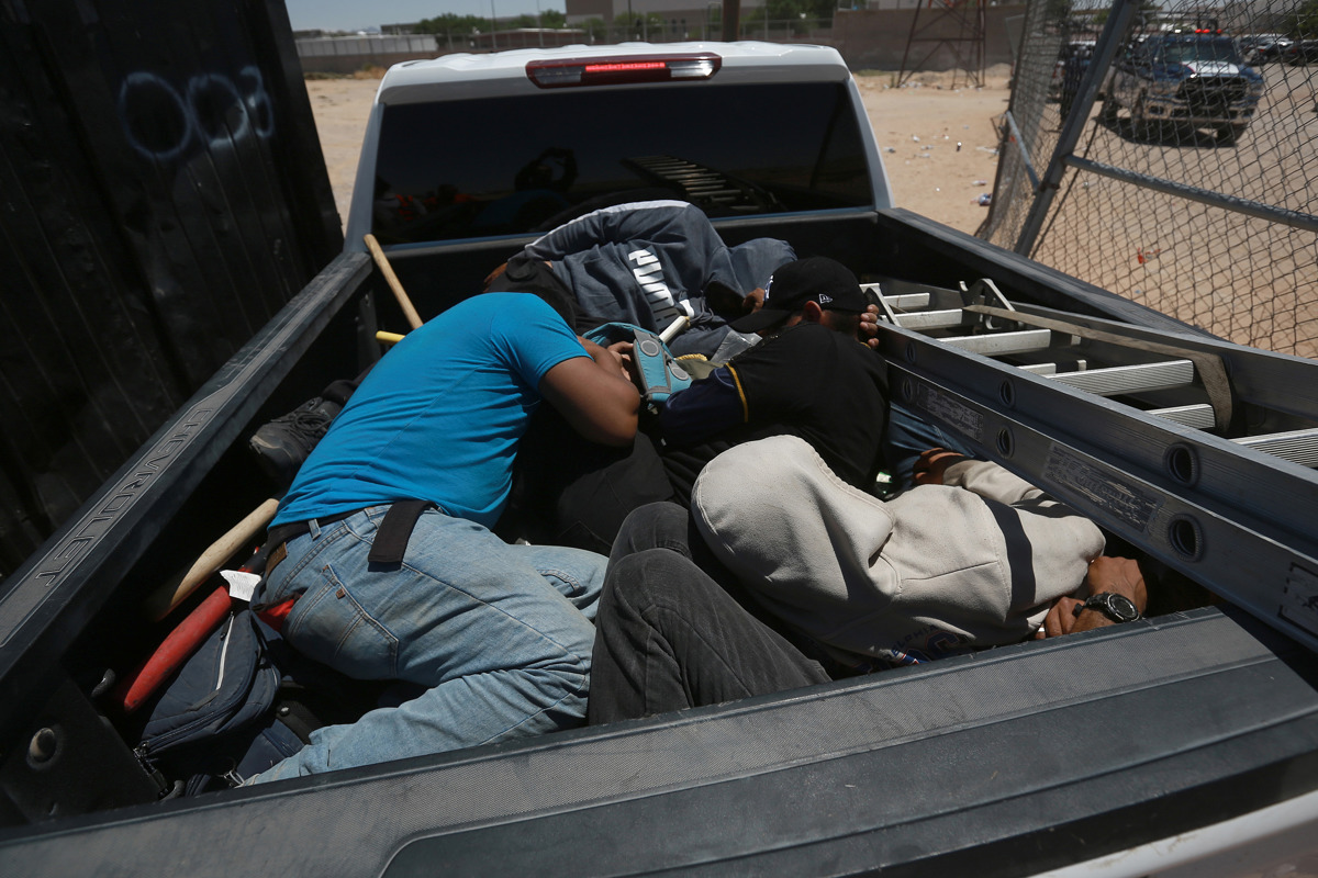 Suman 25 migrantes muertos en medio de las restricciones en la frontera México-EEUU