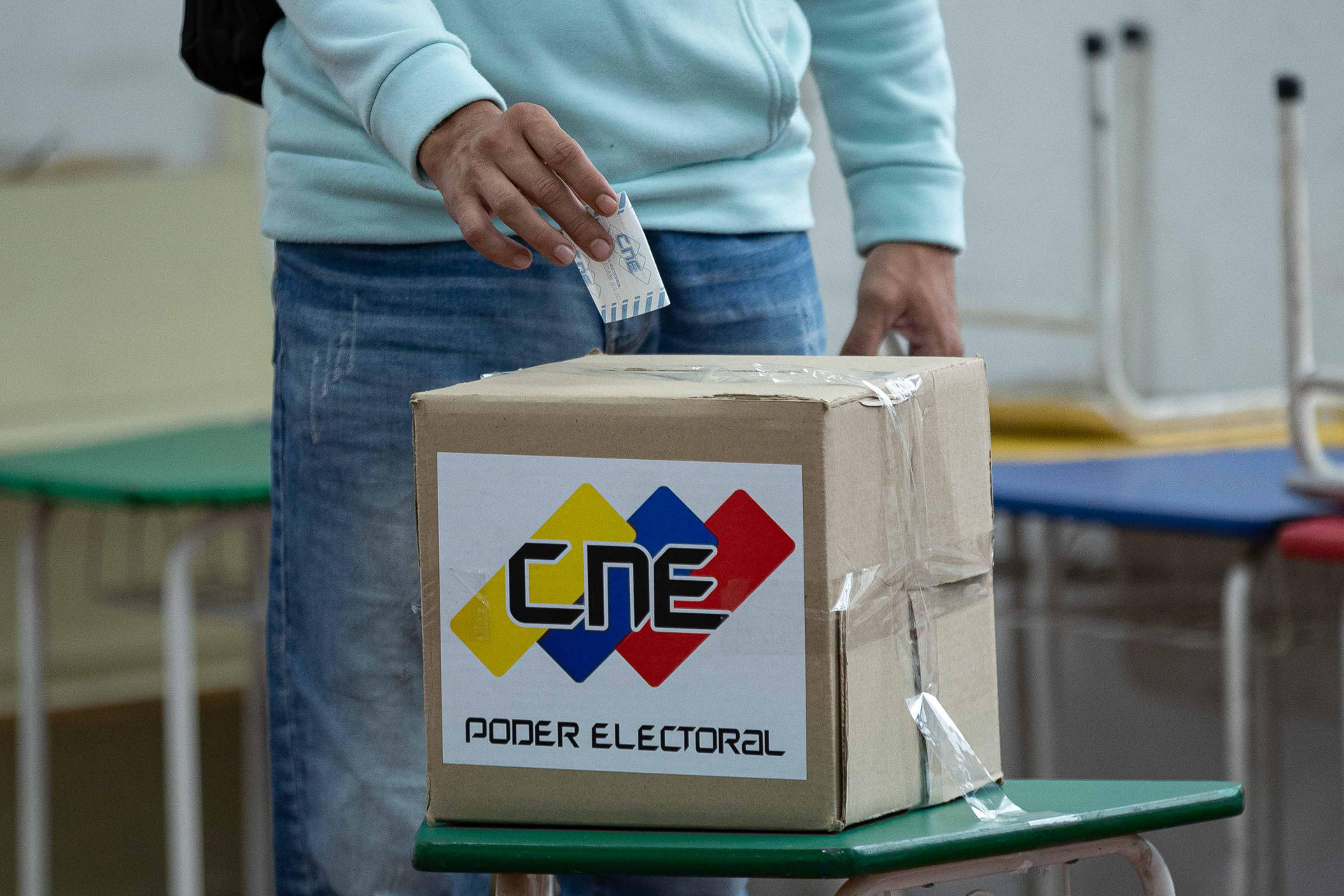 ¿Son inviables las elecciones para el 25 de mayo? Decisión es más política que técnica, advierten expertos 
