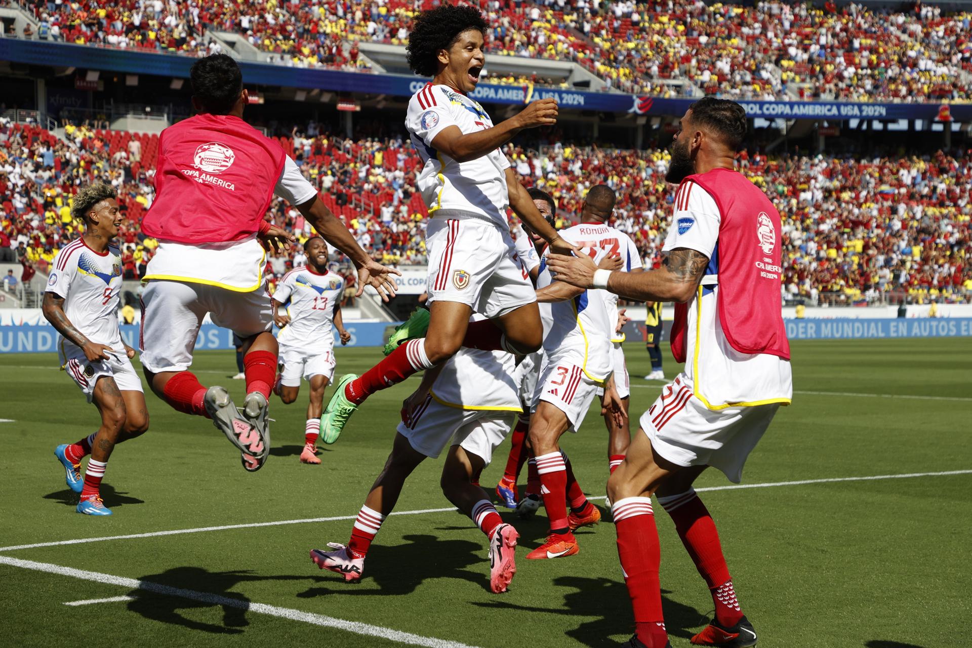 La Bahía de San Francisco se coloreó Vinotinto