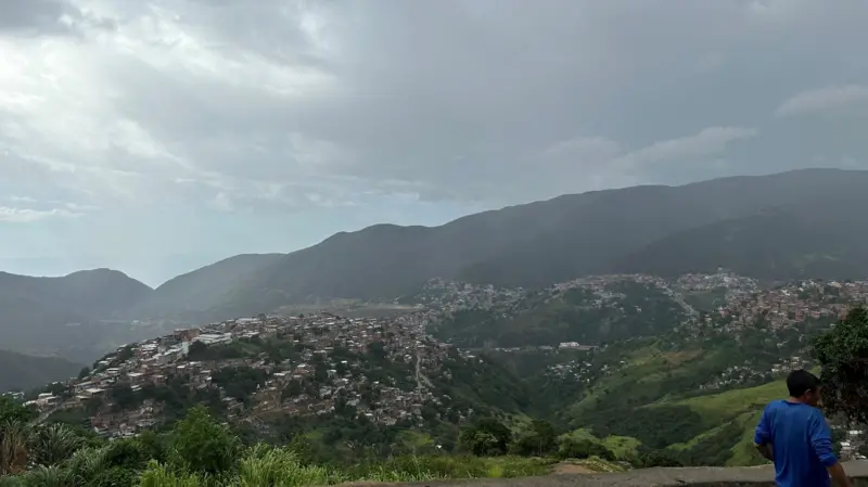 "Hasta los chavistas se cansaron de Maduro", los venezolanos que votaron por primera vez por la oposición en uno de los enclaves históricos de Chávez
