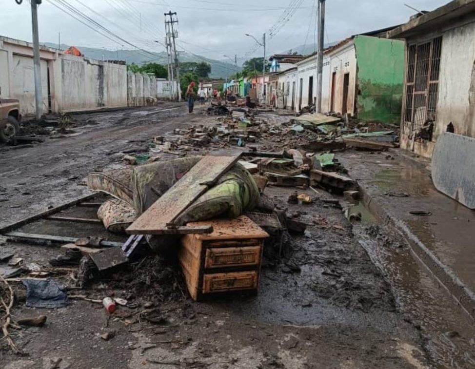 Autoridad de Cumanacoa dice que han censado 4 mil viviendas y 170 comerciantes en zona arrasada por las aguas