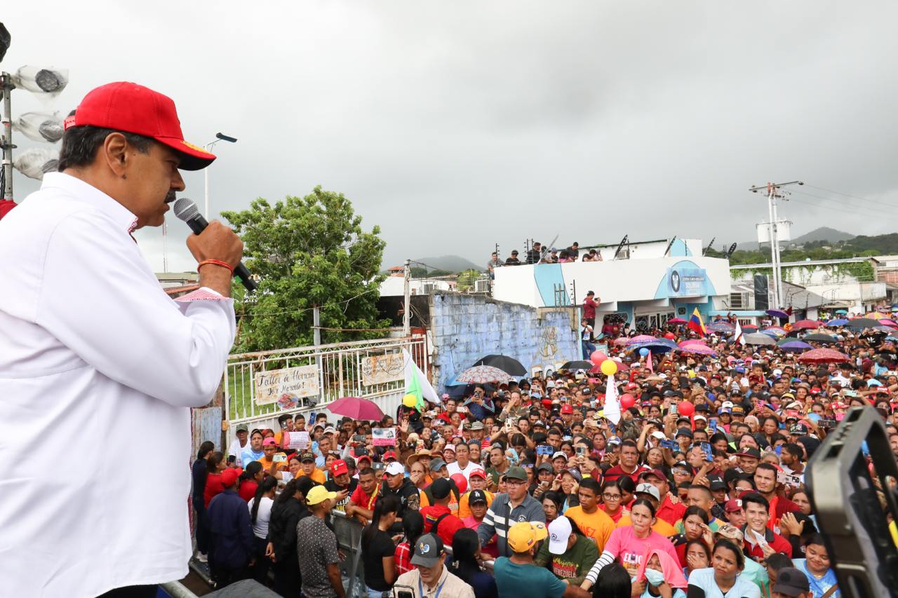 Maduro pide al fiscal actuar por delitos de odio en redes sociales