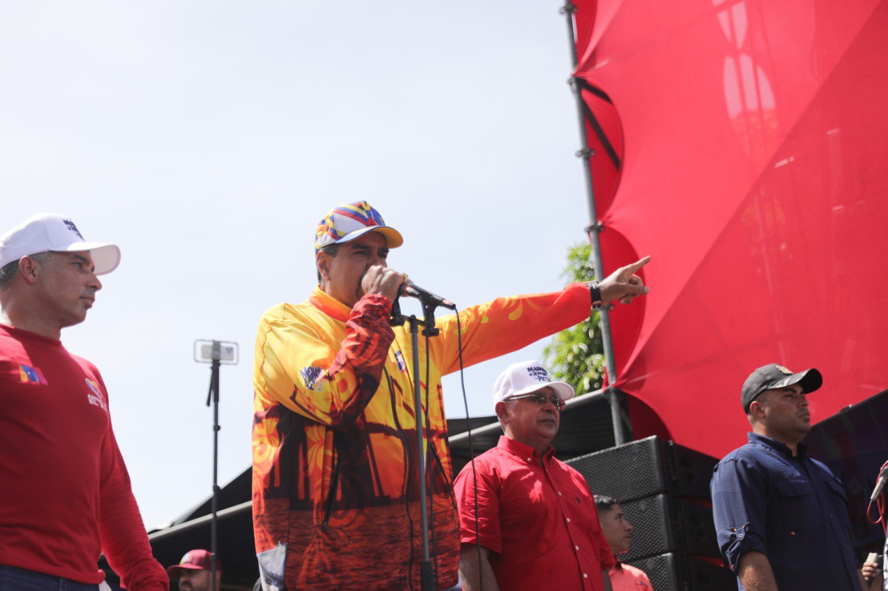 Maduro arranca campaña electoral en el Zulia: Tendré que declararme gobernador y alcalde hasta nuevo aviso