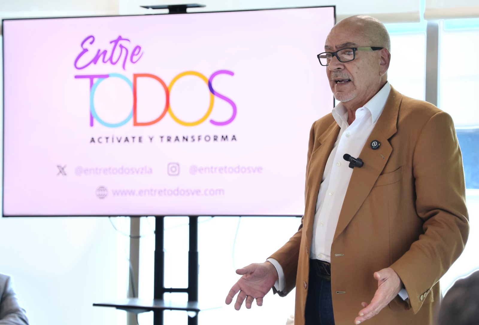 Caleca propone un compromiso histórico en el que participe el chavismo para recuperar la República