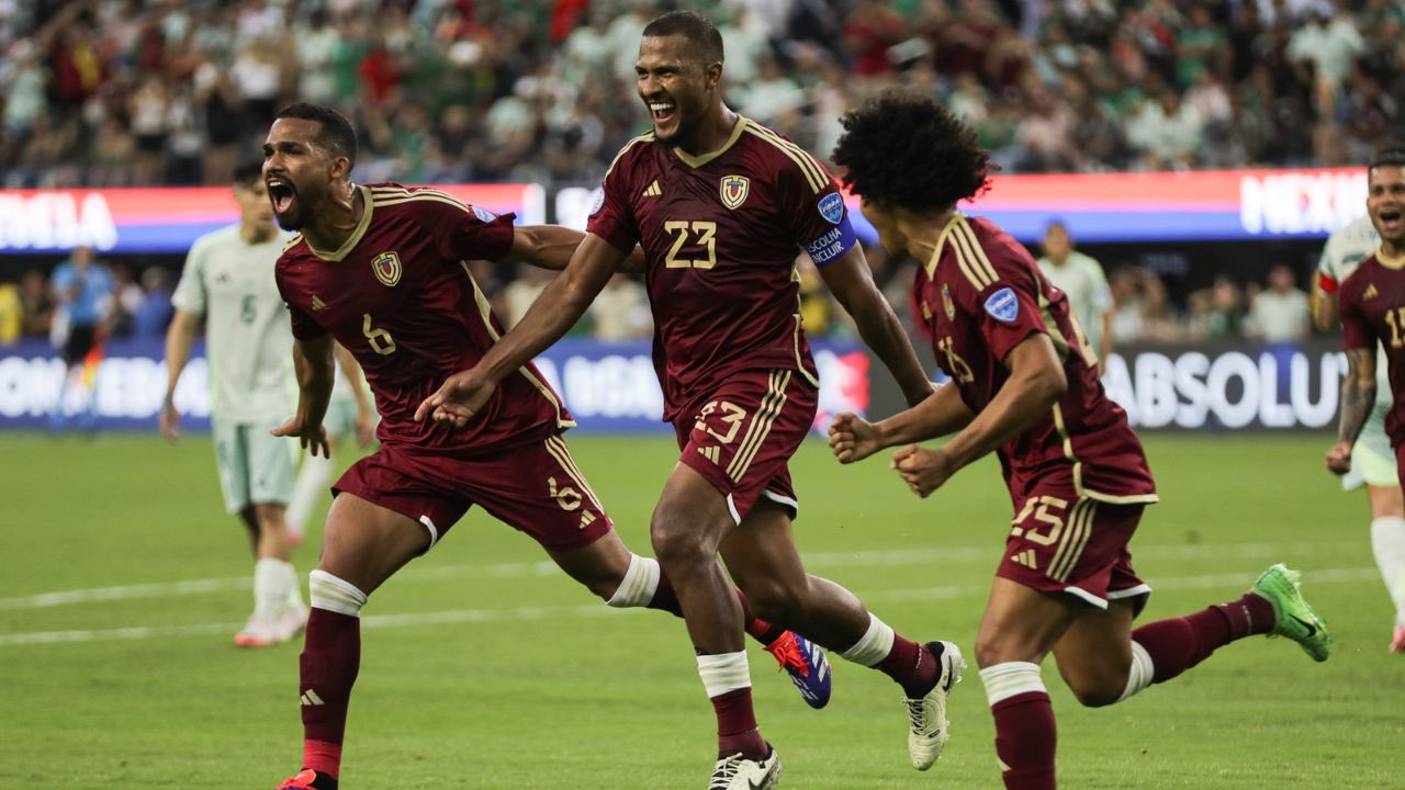 Vinotinto juega con Canadá
