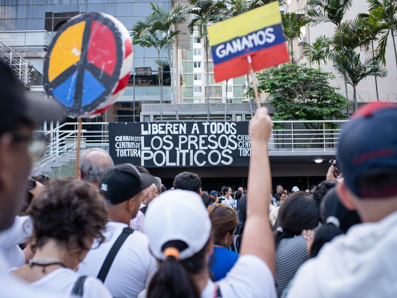 160 mujeres y 114 adolescentes entre los 1.263 detenidos por represión política, reporta el Foro Penal