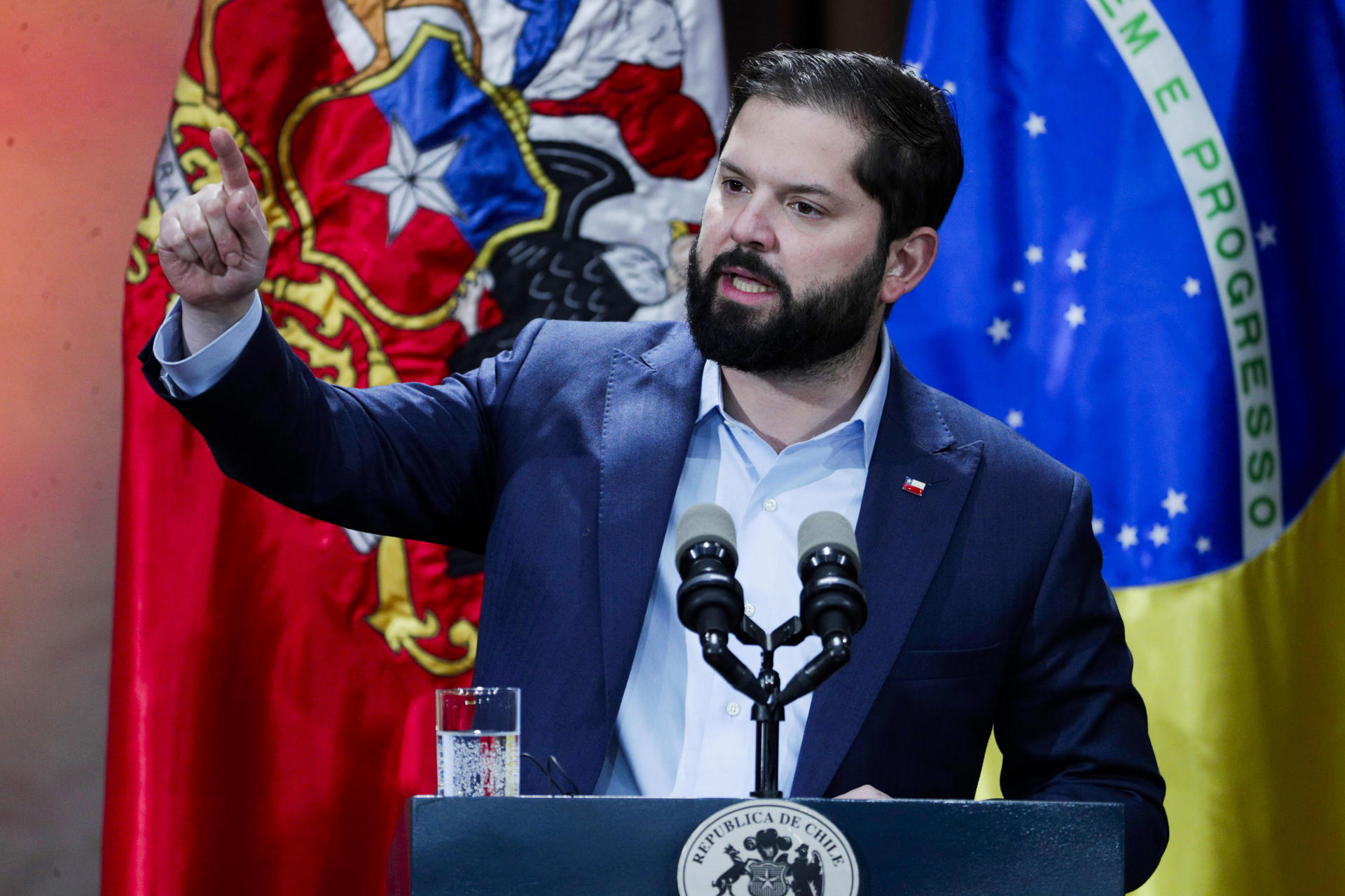 Boric dice "no tener dudas" de que el Gobierno de Maduro "trató de cometer fraude"