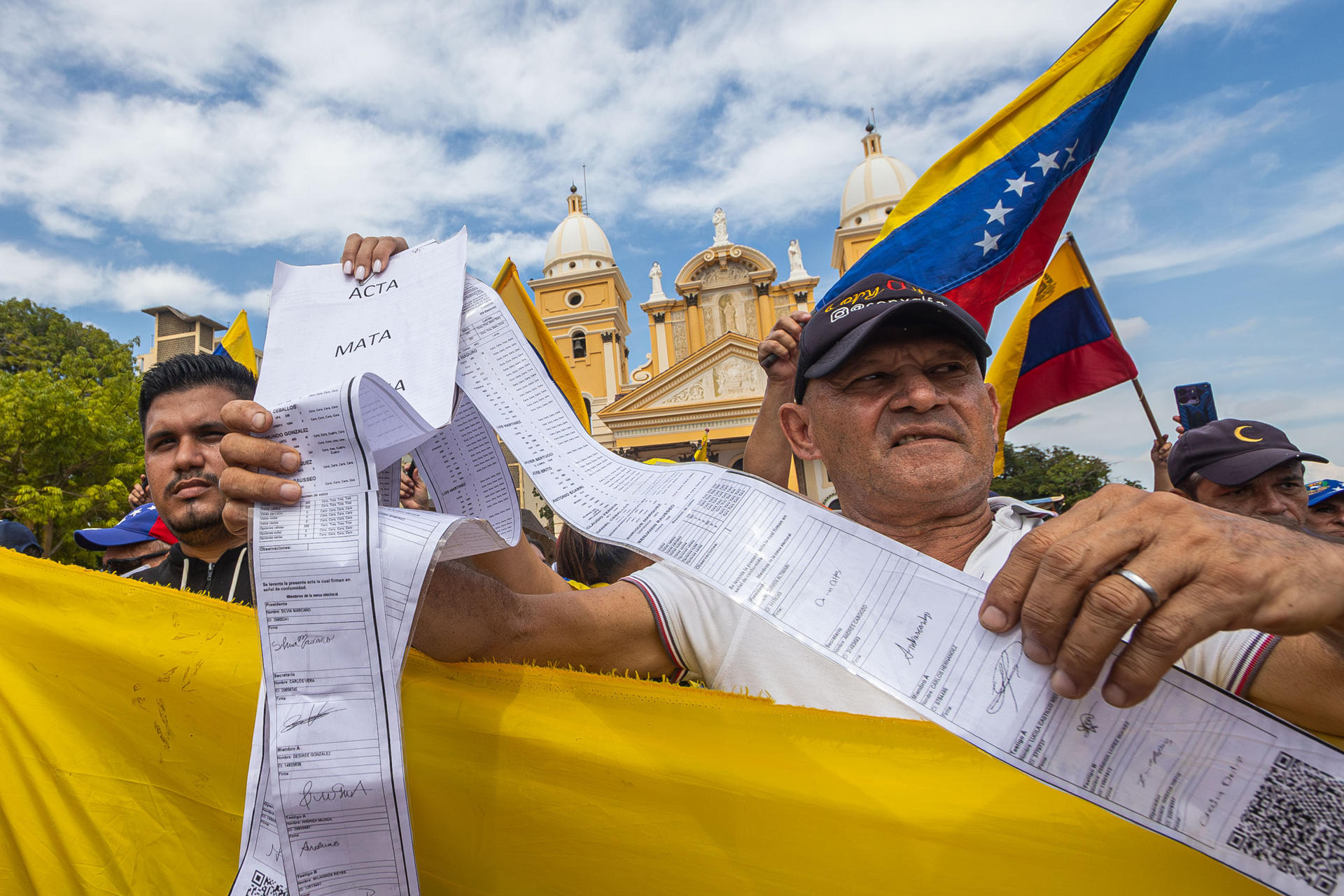 María Corina Machado: Nadie en el mundo cree la farsa de Maduro
