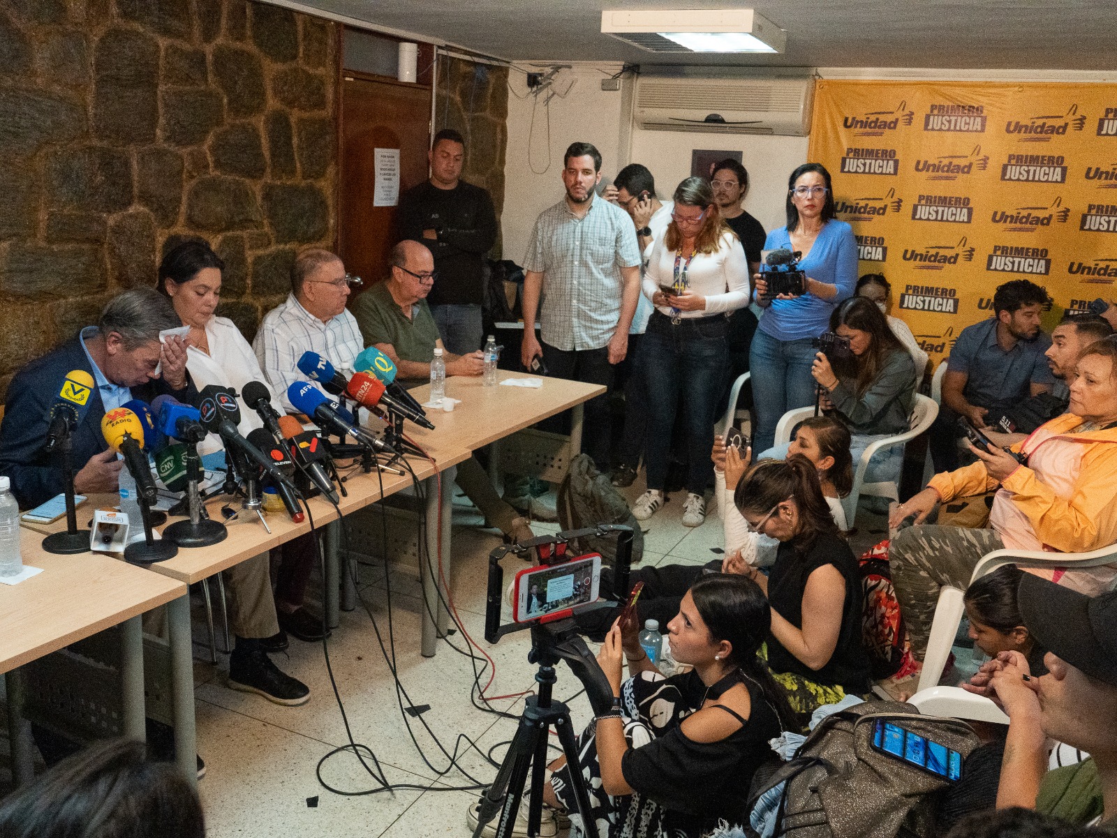 Silenciar a la radio y criminalizar a periodistas: los patrones que se acentúan tras las elecciones