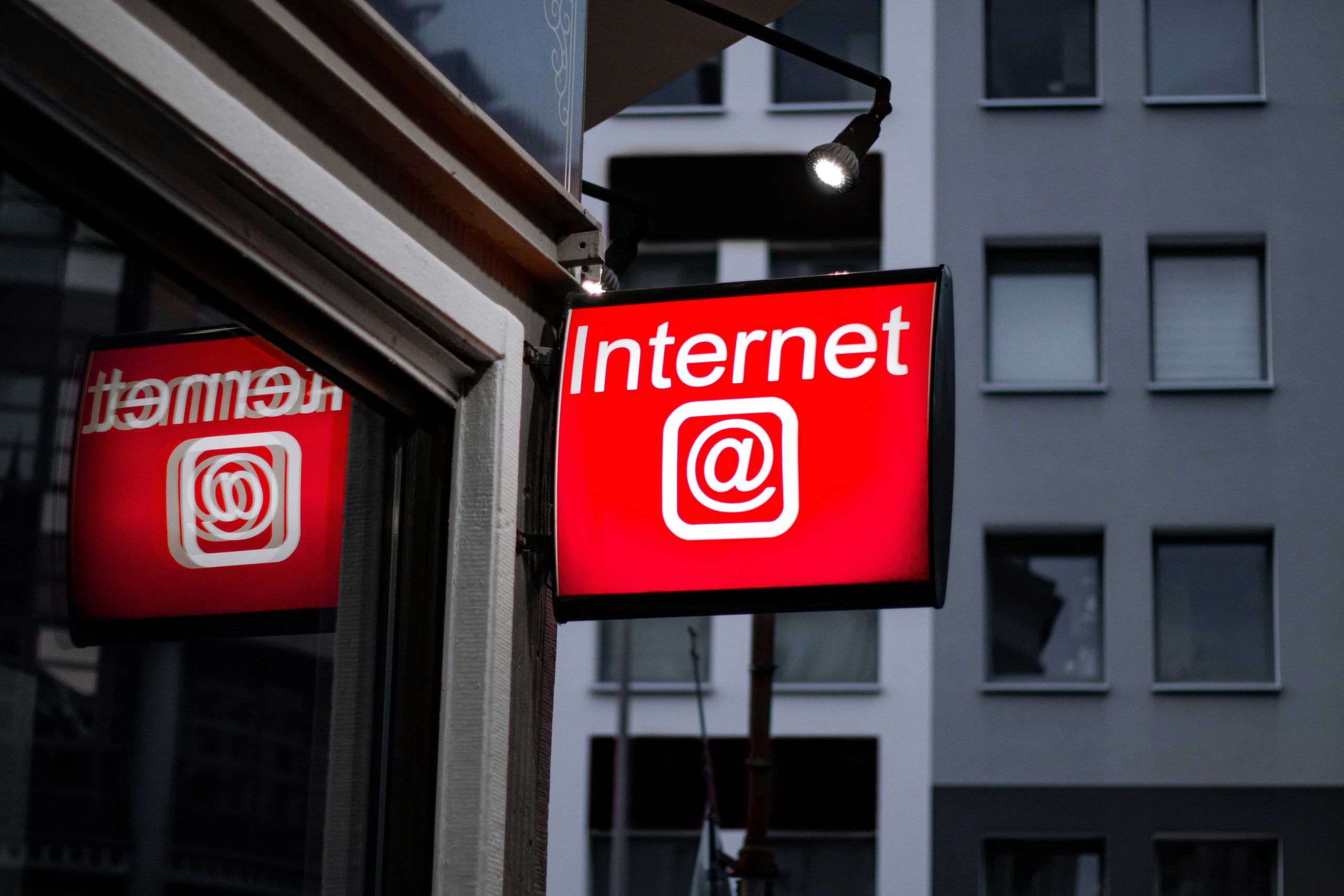 Organizaciones piden fin a restricciones de Internet y la persecución a disidencia en Venezuela