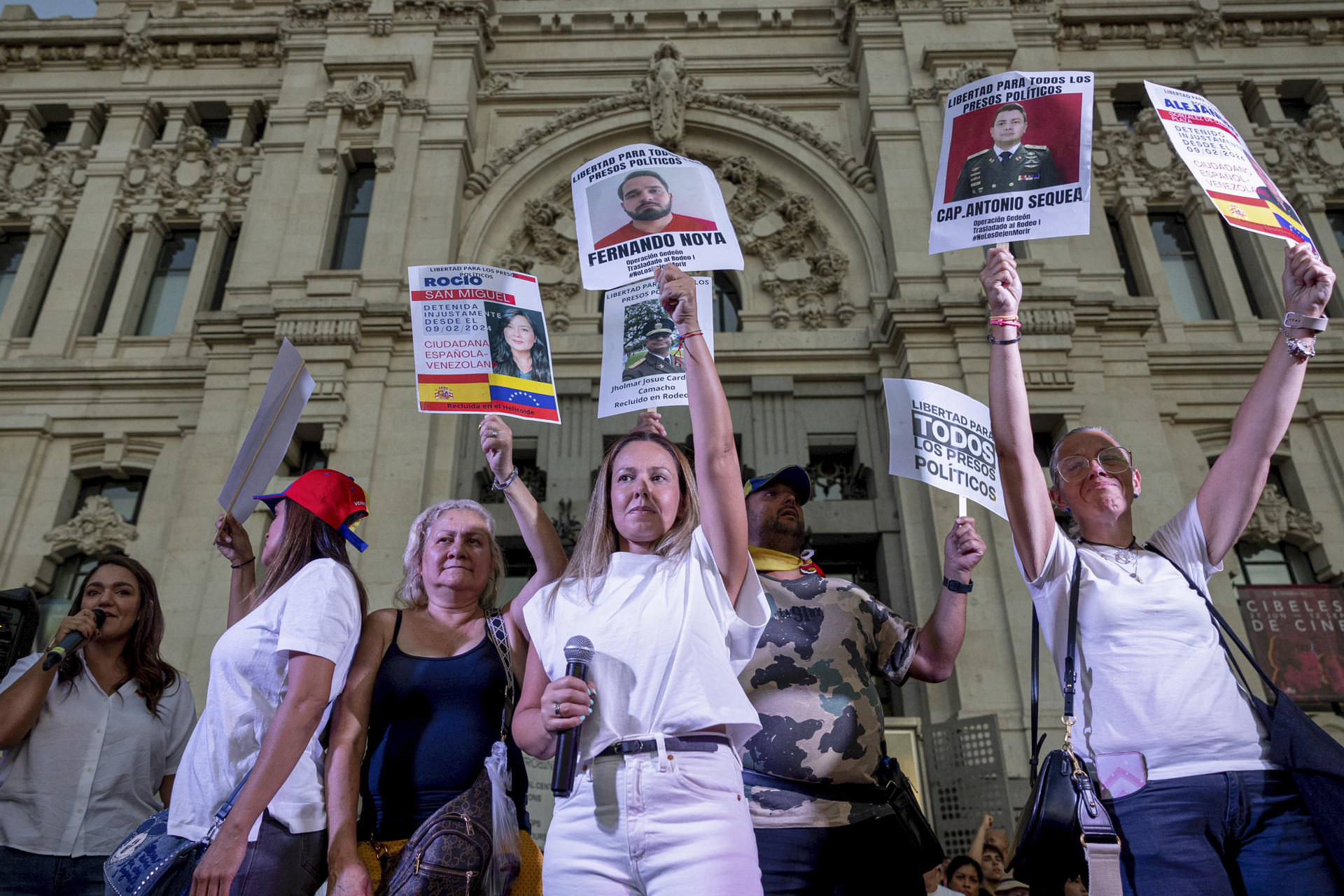 Venezolanos piden a España que se agilicen permisos de residencia y trabajo