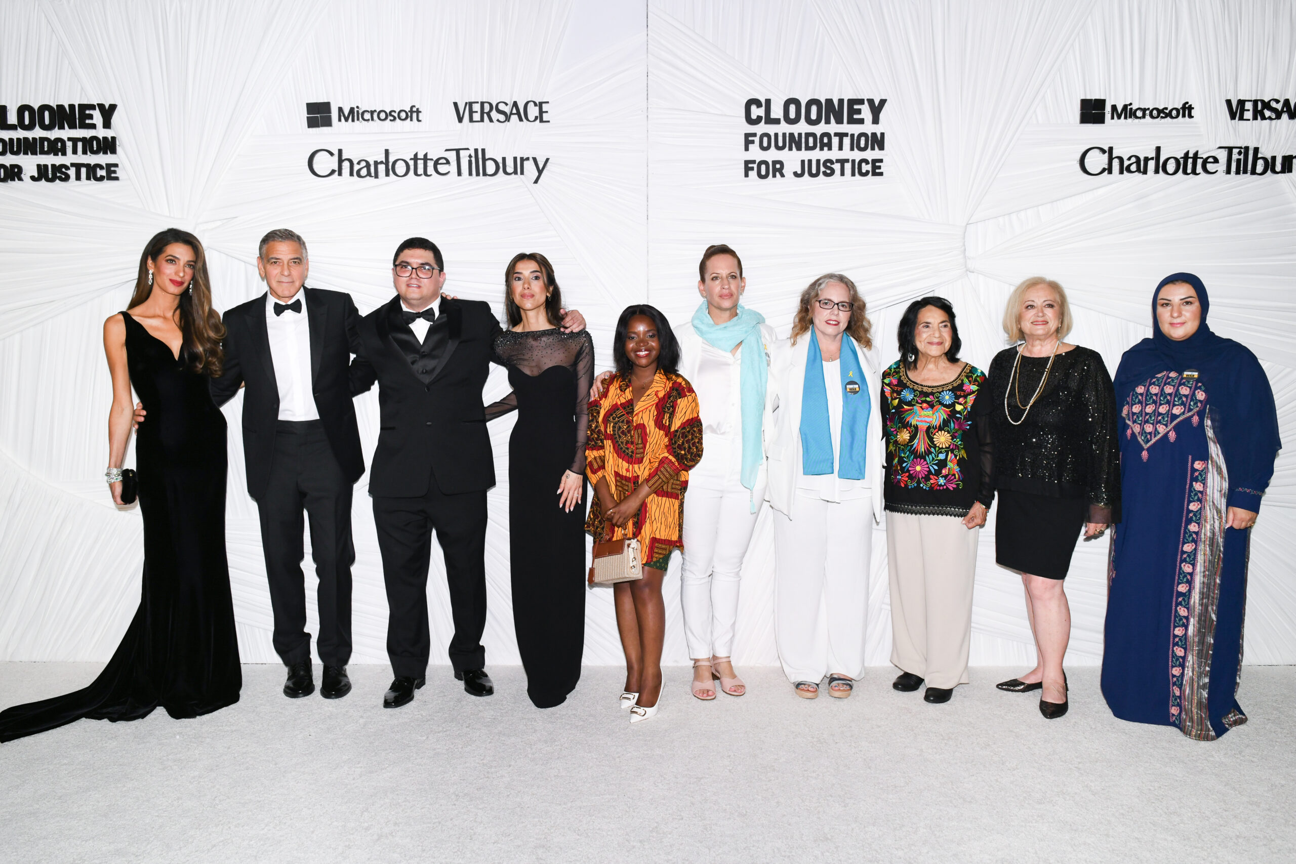 Fundación George Clooney entrega premio Albies a Luis Carlos Díaz