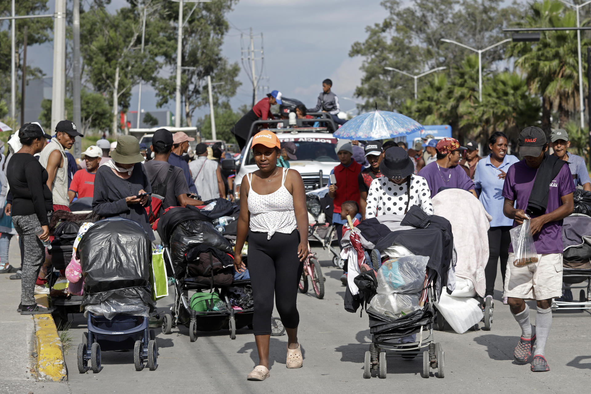 Migrantes desde el centro de México piden a Sheinbaum libre tránsito y trato digno