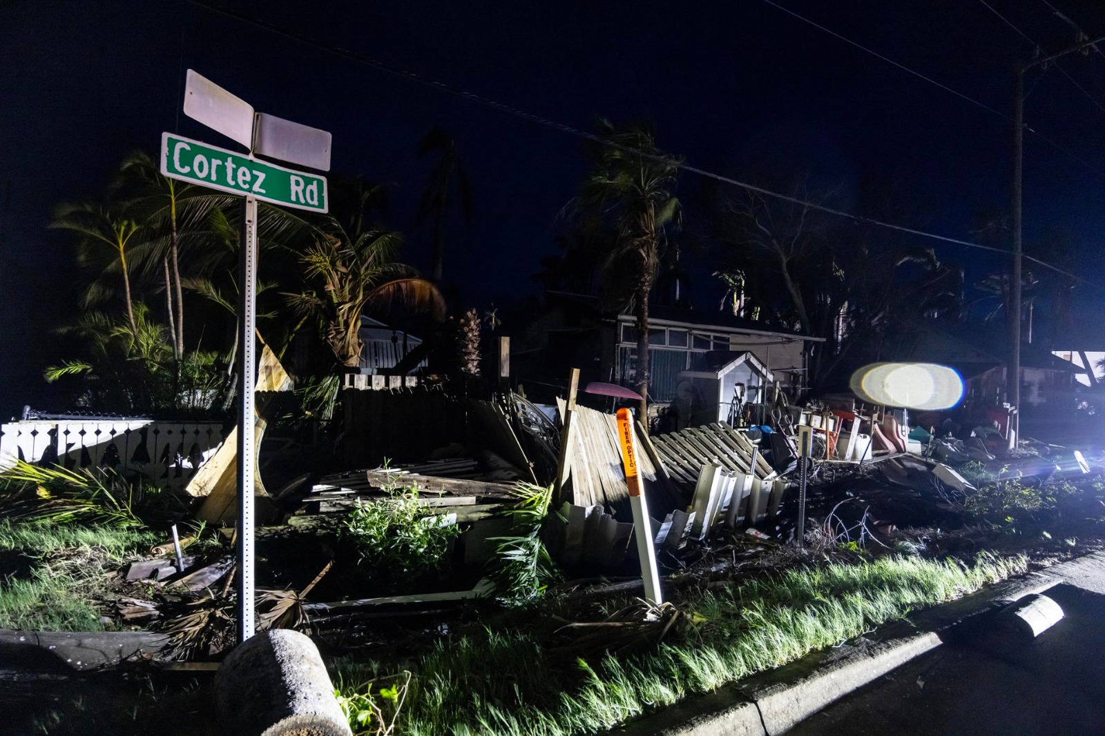 Milton golpea el centro de Florida en una noche con millones de desplazados y sin luz