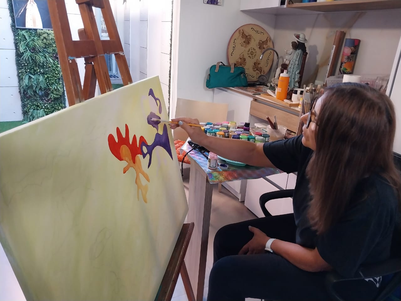 Artista plástica "Macu" Rodríguez exhibirá sus obras "Camino al sur"