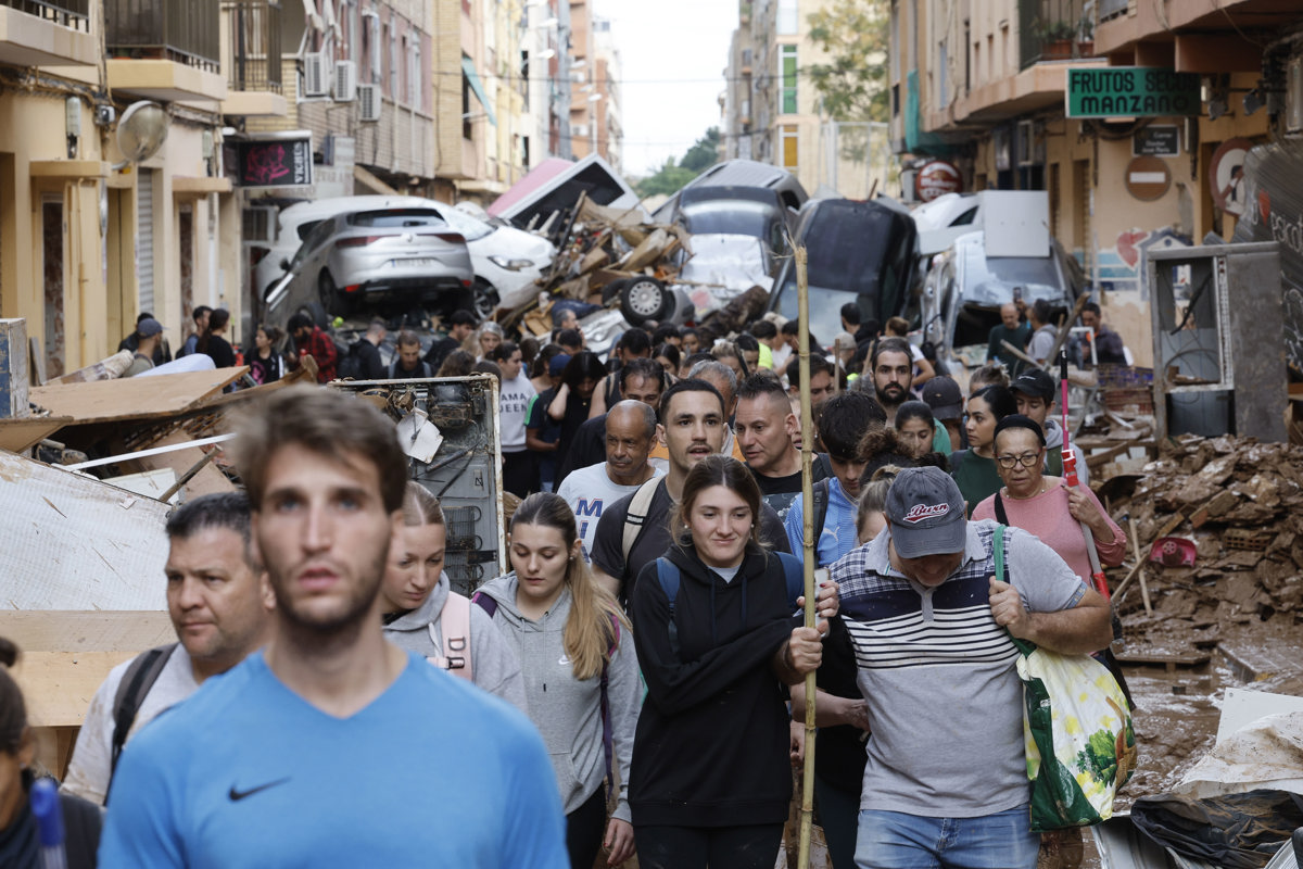 Valencia intenta volver a la normalidad tras la DANA