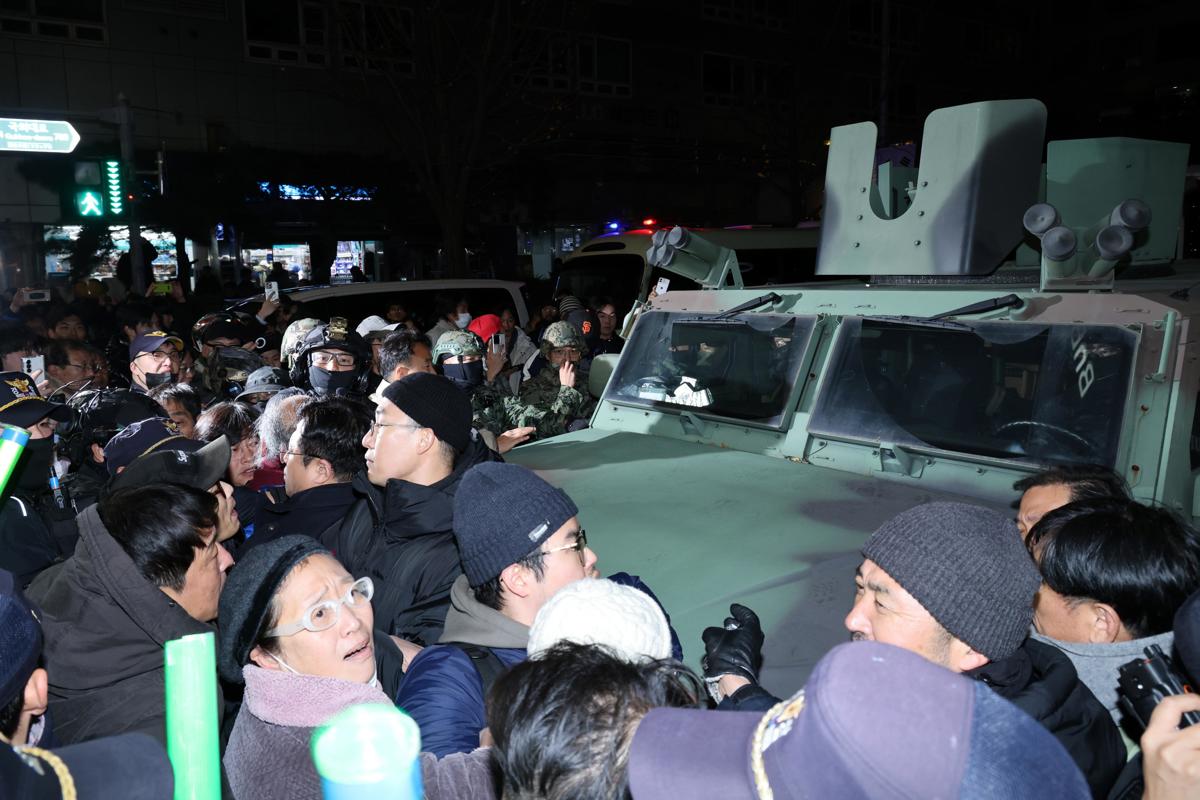 El presidente de Corea del Sur declara la ley marcial