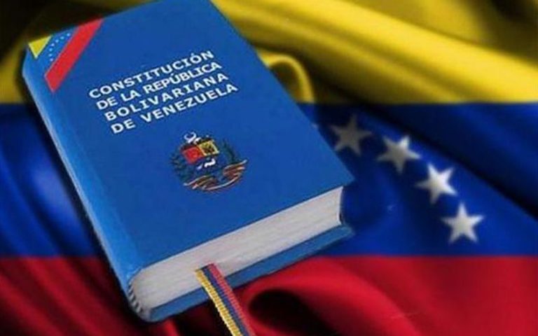 Académicos y políticos advierten que reforma constitucional de Maduro busca concentrar más poder