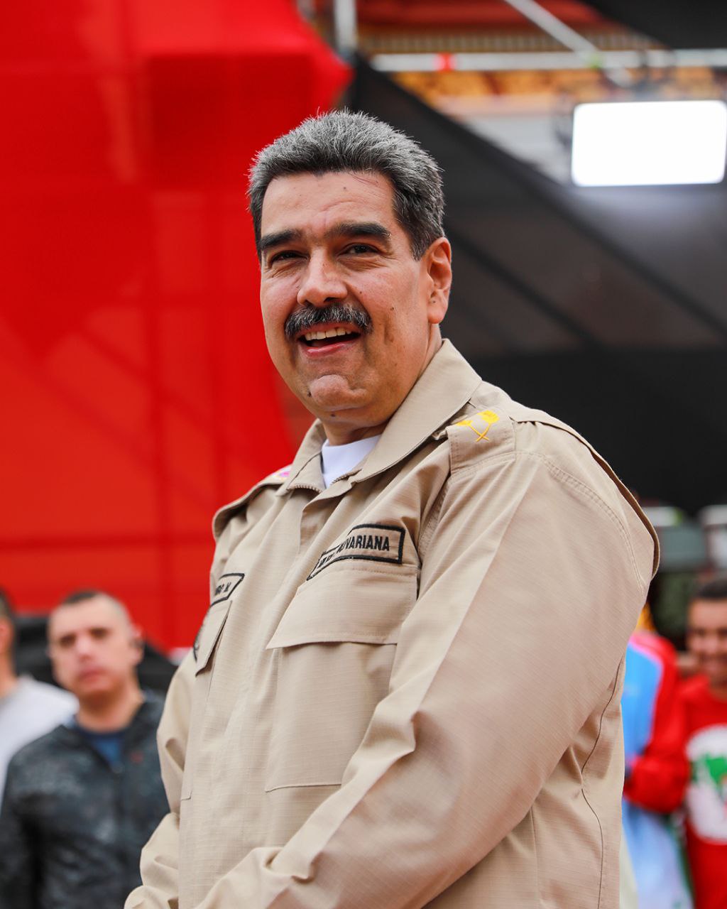 Maduro asegura que González Urrutia está "violando" su derecho de asilo en España