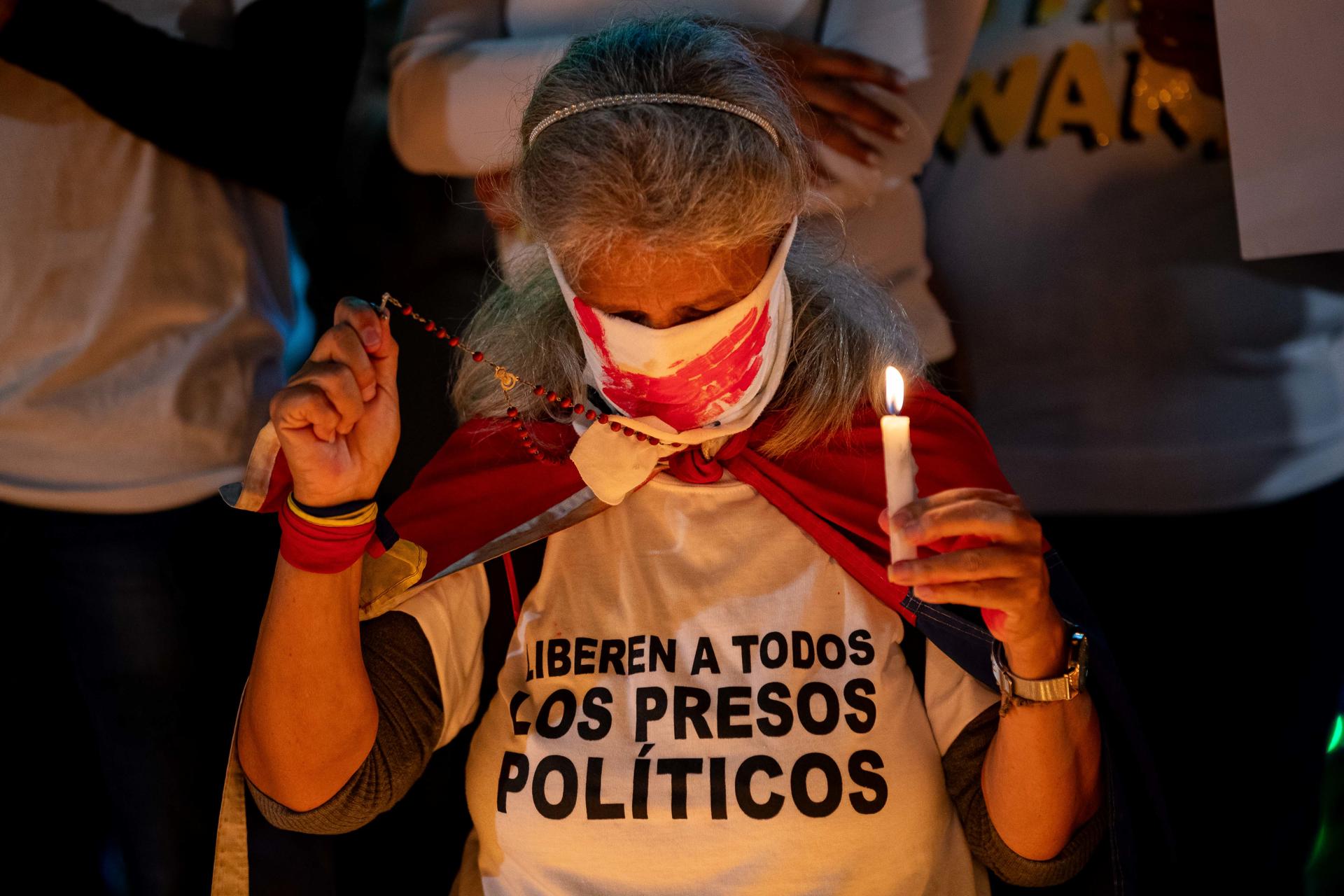 OVP insta al Estado a liberar "sin restricciones" a los presos políticos
