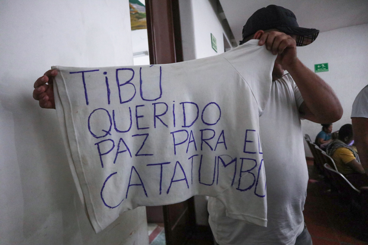 El conflicto entre el ELN y una disidencia de las FARC provoca un éxodo en el Catatumbo
