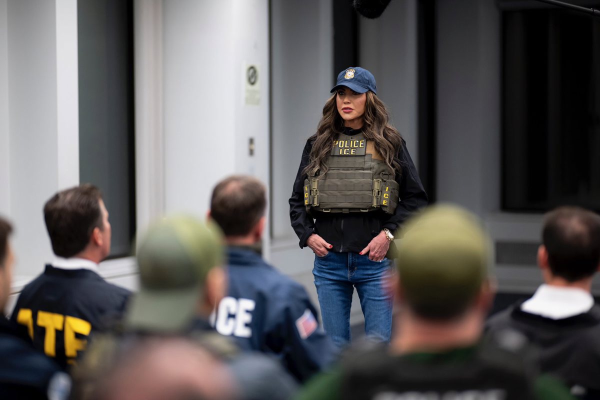 Secretaria de Seguridad Nacional dirige las primeras redadas de inmigrantes en Nueva York