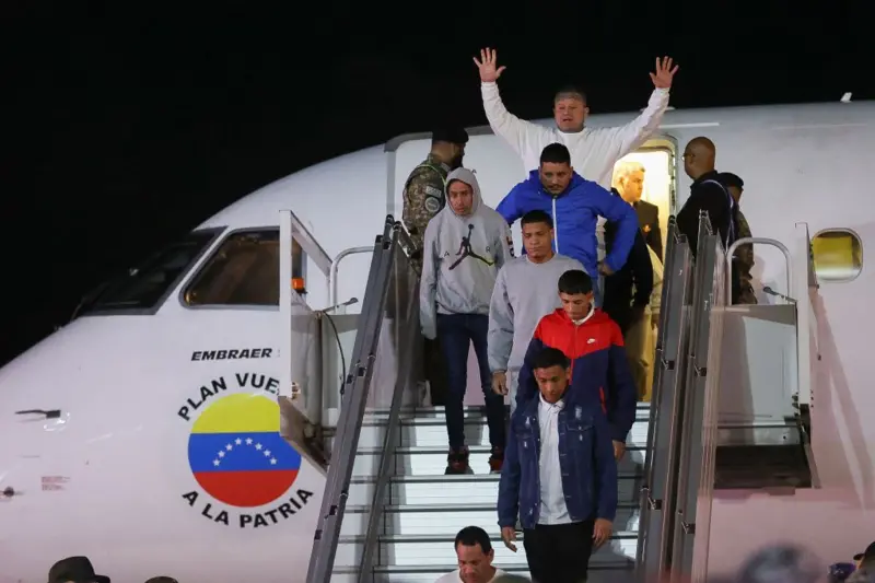 Llegan a Venezuela los primeros migrantes deportados procedentes de Estados Unidos